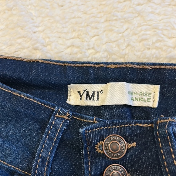 YMI - NWT High Rise Ankle Green Jean / 0 - Picture 10 of 15